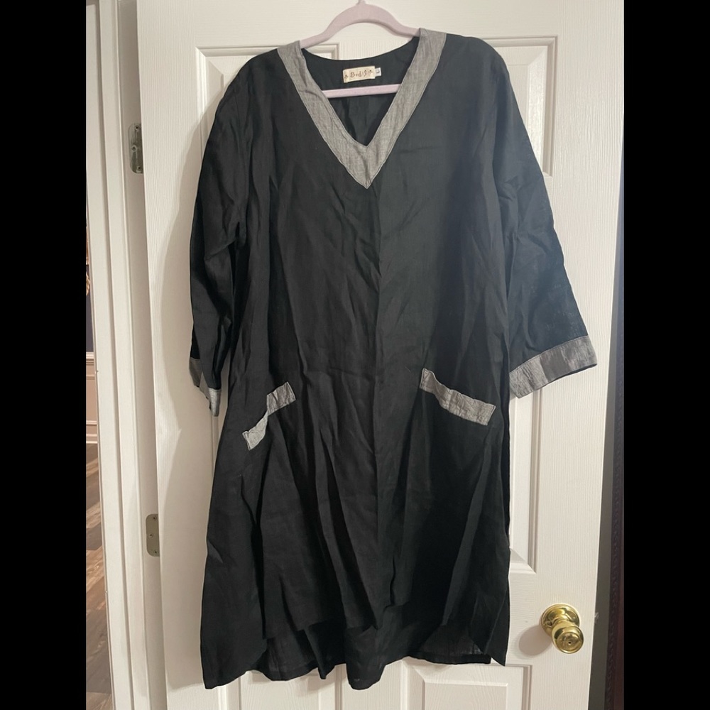 Bodie large tunic dress linen like new